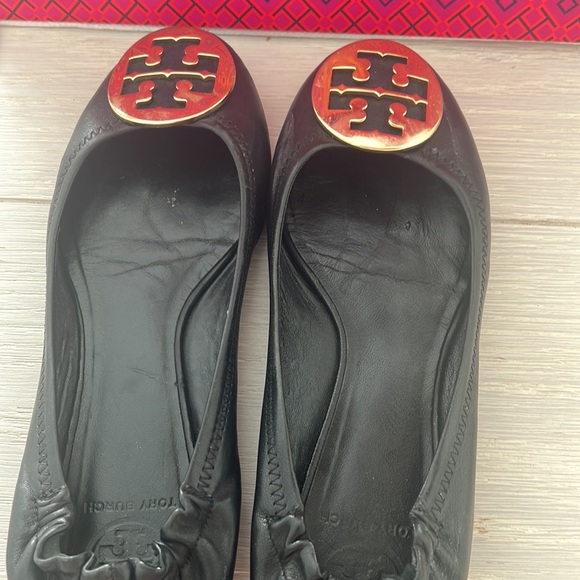 Tory Burch medallion flats - Picture 3 of 4